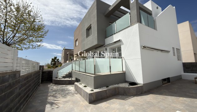 VILLA - Venta - TORREVIEJA -
                Torrevieja