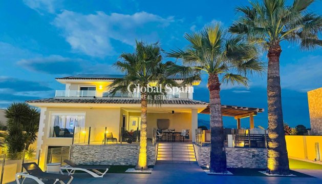 VILLA - Wederverkoop - ALFAZ DEL PI -
                Costa Blanca