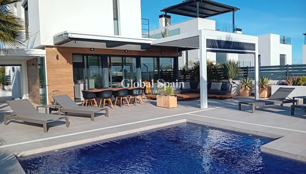 VILLA - Wederverkoop - ALGORFA -
                LA FINCA GOLF / ALGORFA