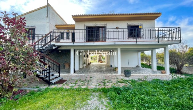 VILLA - Wederverkoop - BENEJÚZAR -
                Inland