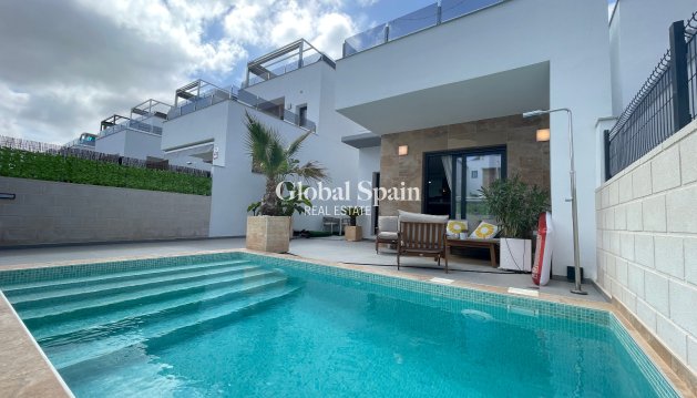 VILLA - Wederverkoop - BENIJÓFAR -
                Costa Blanca