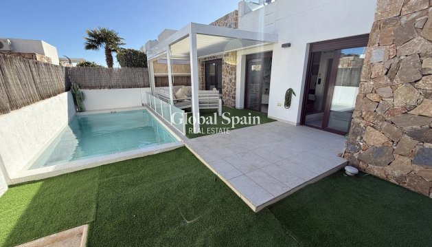 VILLA - Wederverkoop - CABO ROIG -
                Costa Blanca