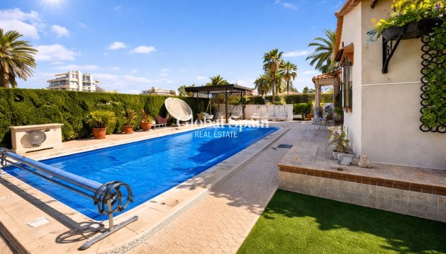 VILLA - Wederverkoop - CABO ROIG -
                Costa Blanca
