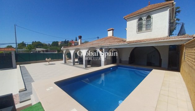 VILLA - Wederverkoop - CAÑADAS DE SAN PEDRO -
                Inland