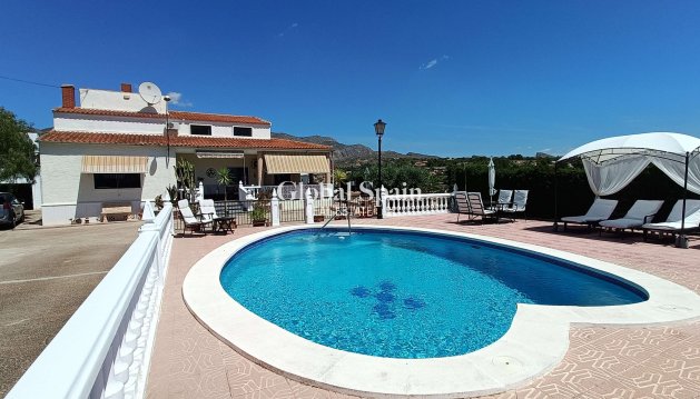VILLA - Wederverkoop - CREVILLENTE -
                CREVILLENTE