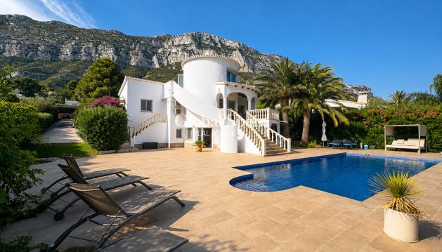 VILLA - Wederverkoop - DENIA -
                Montgó