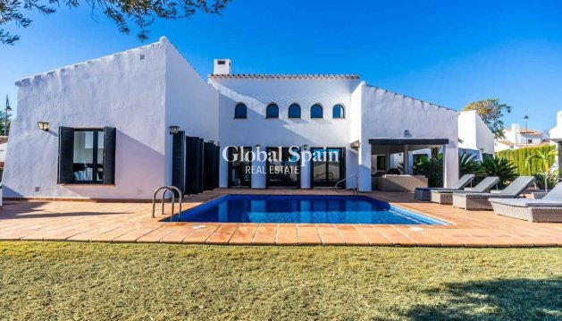 VILLA - Wederverkoop - El Valle Golf Resort -
                Inland