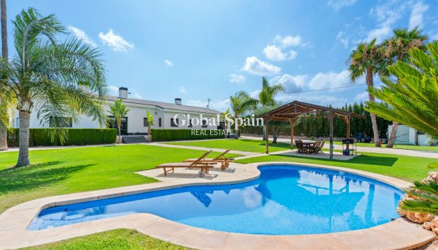 Villa - Wederverkoop - ELCHE -
                ELCHE