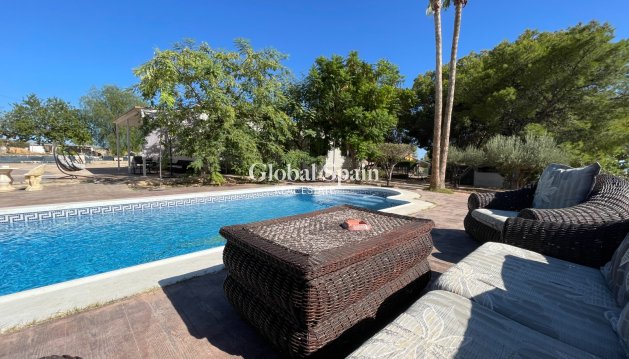 Villa - Wederverkoop - ELCHE -
                Elche