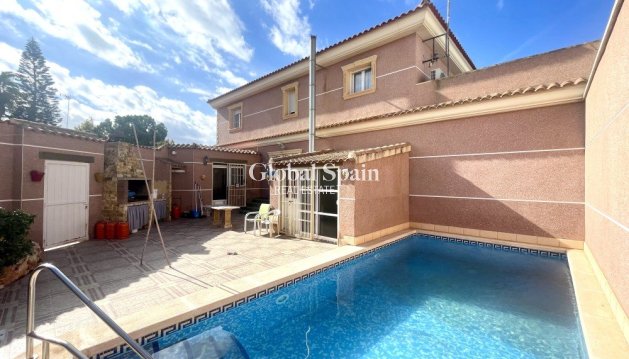 VILLA - Wederverkoop - FORMENTERA DEL SEGURA -
                Costa Blanca