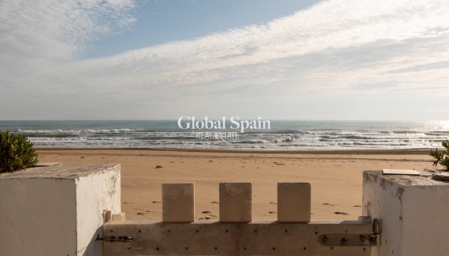 VILLA - Wederverkoop -
                GUARDAMAR DEL SEGURA - SIS-30279
