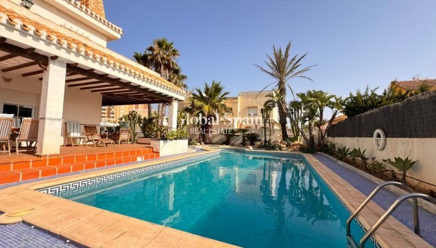 VILLA - Wederverkoop - LA MANGA DEL MAR MENOR -
                Costa Calida