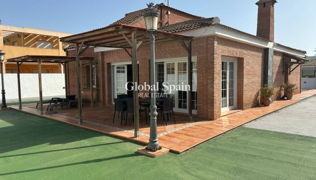 VILLA - Wederverkoop - LA MANGA DEL MAR MENOR -
                Playa Principe