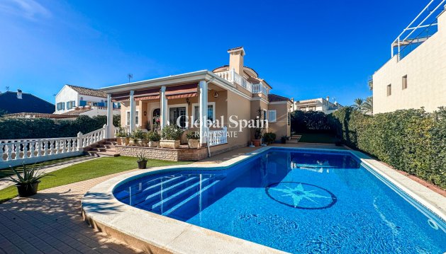 VILLA - Wederverkoop - LA MATA -
                Costa Blanca