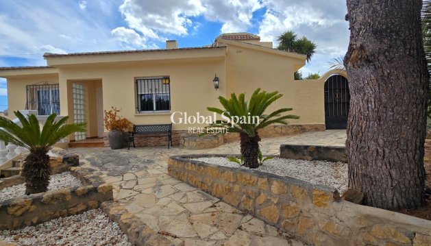 VILLA - Wederverkoop - LA NUCÍA -
                La nucia