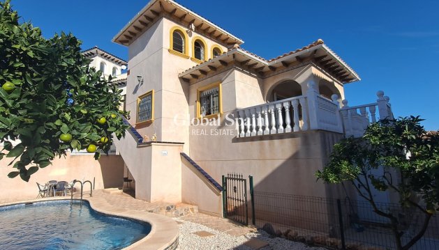 VILLA - Wederverkoop - LA ZENIA -
                Costa Blanca
