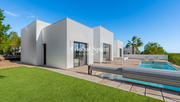 VILLA - Wederverkoop - LAS COLINAS GOLF RESORT -
                Costa Blanca