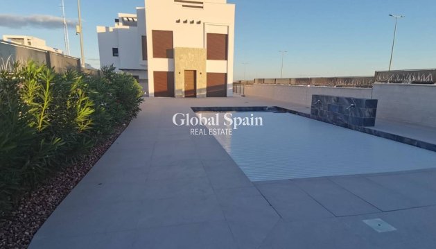 VILLA - Wederverkoop - LOS MONTESINOS -
                Costa Blanca