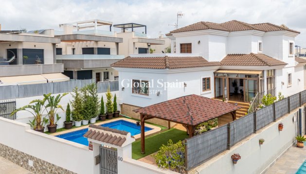 VILLA - Wederverkoop - LOS MONTESINOS -
                La Herrada
