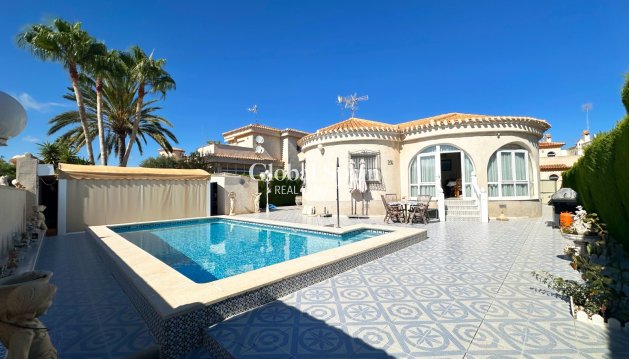VILLA - Wederverkoop - ORIHUELA COSTA -
                Costa Blanca