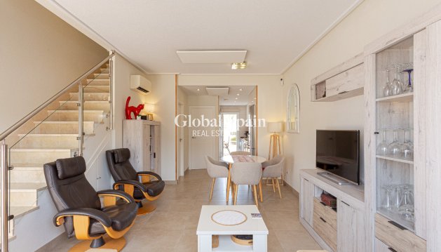 VILLA - Wederverkoop - ORIHUELA COSTA -
                Costa Blanca