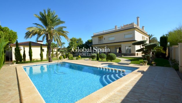 VILLA - Wederverkoop - ORIHUELA COSTA -
                Costa Blanca
