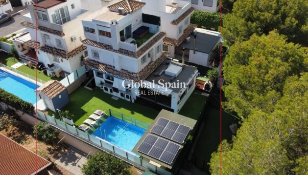 VILLA - Wederverkoop - ORIHUELA COSTA -
                Costa Blanca