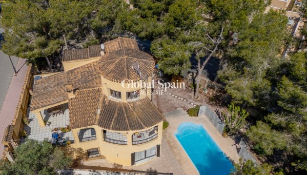 VILLA - Wederverkoop - ORIHUELA COSTA -
                Las Filipinas