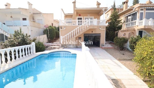 Villa - Wederverkoop - ORIHUELA COSTA -
                Los Balcones