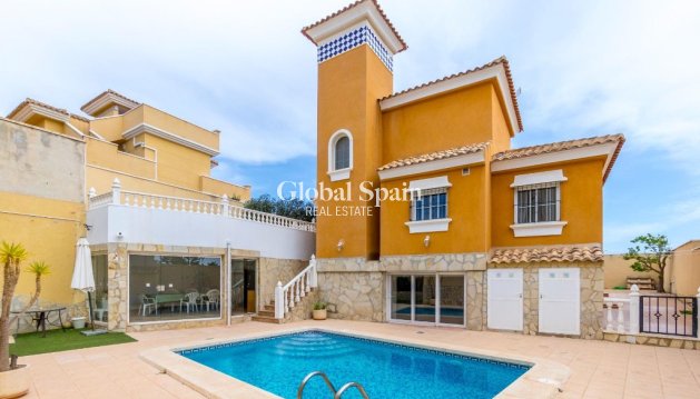 Villa - Wederverkoop - ORIHUELA COSTA -
                Orihuela Costa