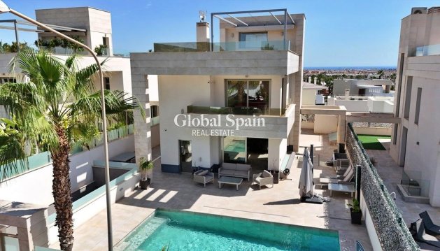 VILLA - Wederverkoop - ORIHUELA COSTA -
                VILLAMARTÍN