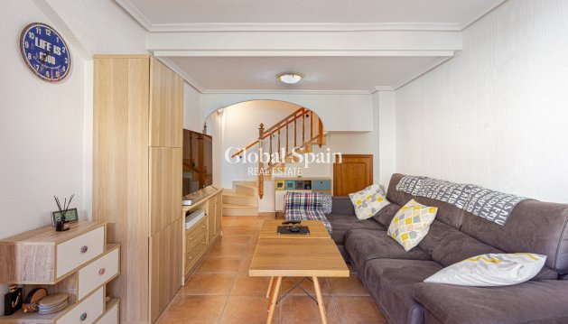 VILLA - Wederverkoop - PILAR DE LA HORADADA -
                Costa Blanca