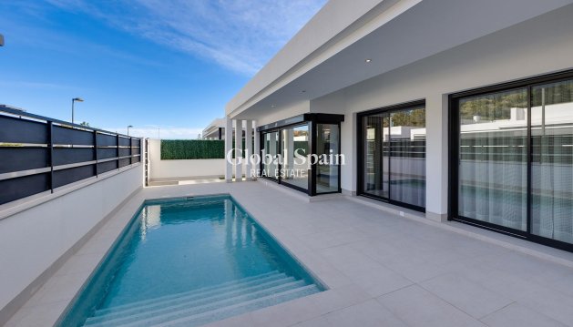 VILLA - Wederverkoop - PINAR DE CAMPOVERDE -
                Inland