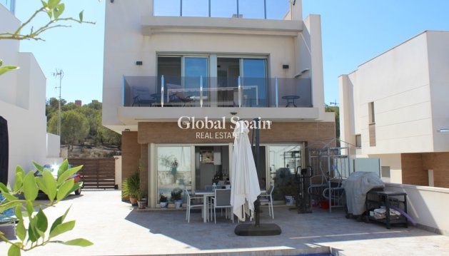 VILLA - Wederverkoop - SAN MIGUEL DE SALINAS -
                Inland