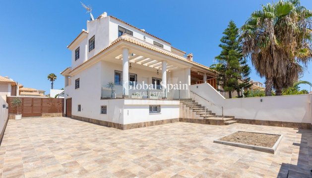 Villa - Wederverkoop - TORREVIEJA -
                Aguas Nuevas