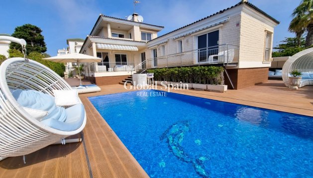 VILLA - Wederverkoop - TORREVIEJA -
                La Mata