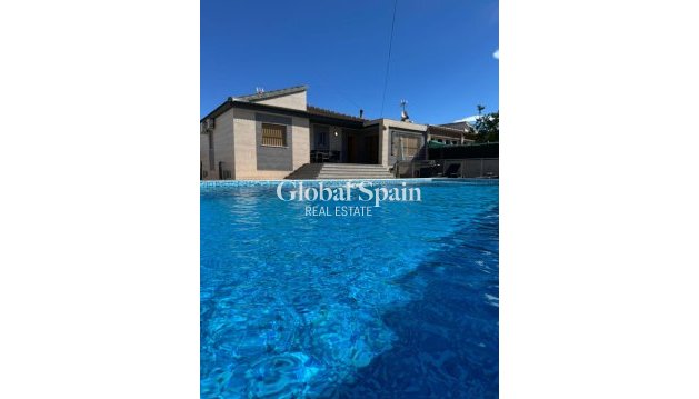 VILLA - Wederverkoop - TORREVIEJA -
                LOS BALCONES - LOS ALTOS