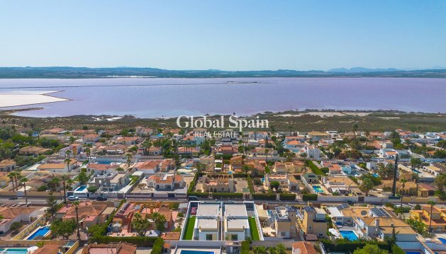 VILLA - Wederverkoop - TORREVIEJA -
                LOS BALCONES - LOS ALTOS