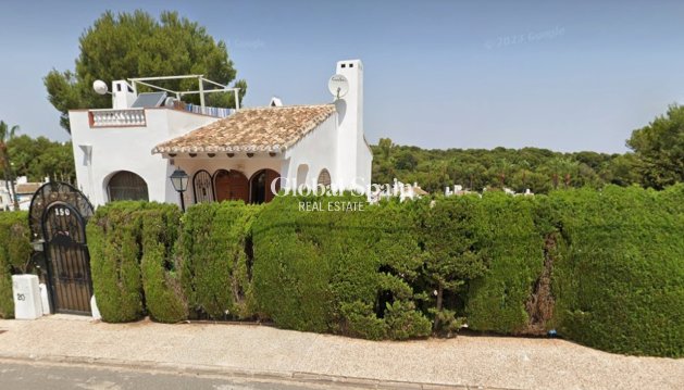 VILLA - Wederverkoop - VILLAMARTÍN -
                Costa Blanca