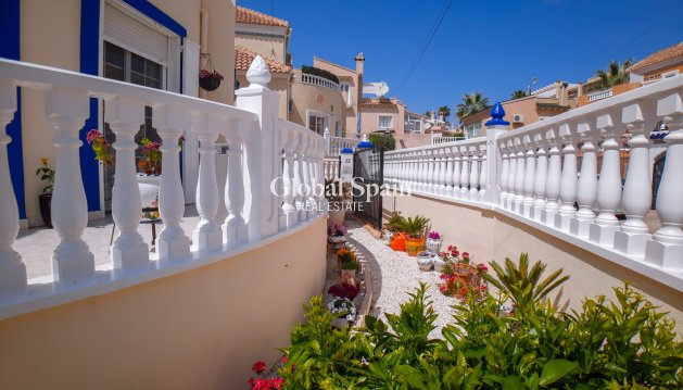 VILLA - Wederverkoop - VILLAMARTÍN -
                Costa Blanca