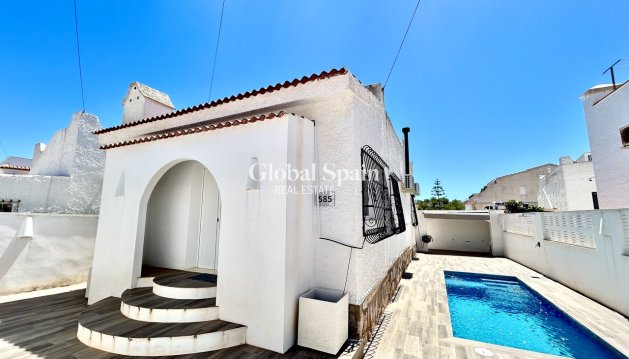 VILLA - Wederverkoop - VILLAMARTÍN -
                Costa Blanca