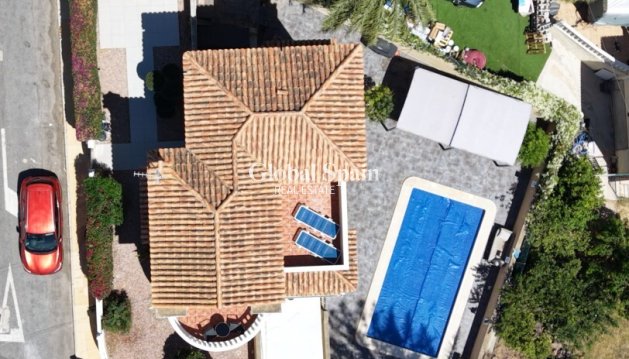 VILLA - Wederverkoop - VILLAMARTÍN -
                Costa Blanca