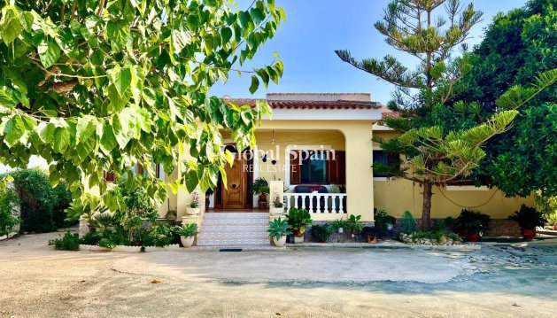 VILLA - Wiederverkauf - DAYA VIEJA -
                Costa Blanca Sur