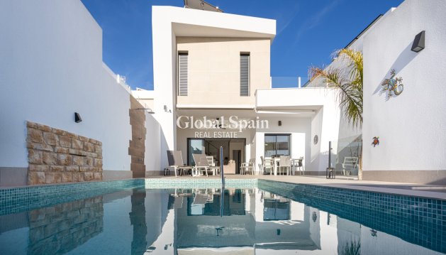 VILLA - Wiederverkauf - DOLORES -
                Costa Blanca