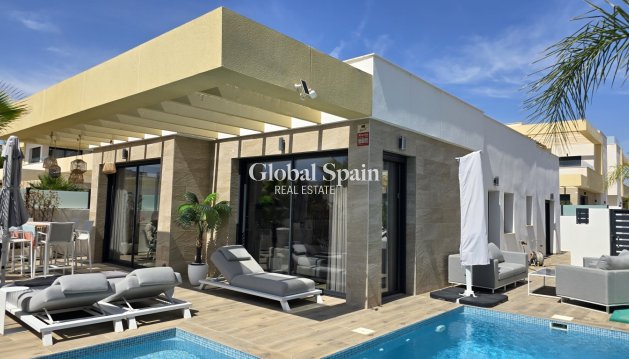 VILLA - Wiederverkauf - LOS MONTESINOS -
                Costa Blanca