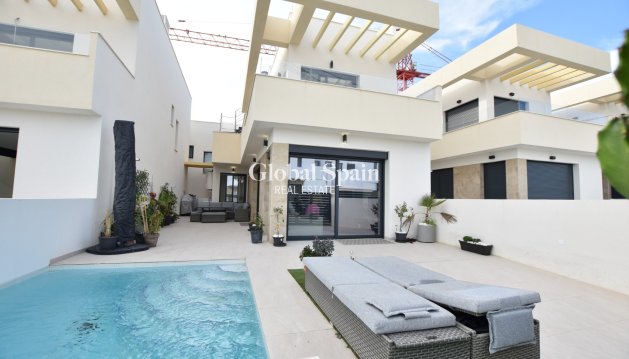 VILLA - Wiederverkauf - LOS MONTESINOS -
                Costa Blanca