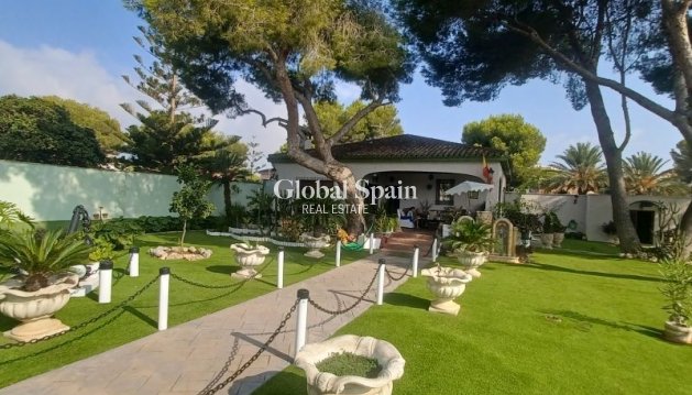 VILLA - Wiederverkauf - ORIHUELA COSTA -
                Costa Blanca