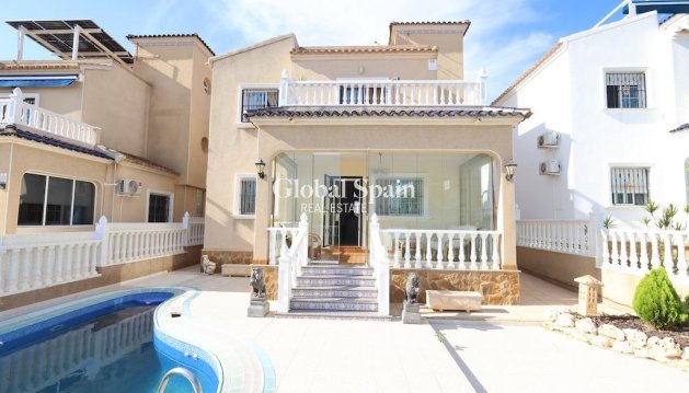 VILLA - Wiederverkauf - ORIHUELA COSTA -
                Costa Blanca