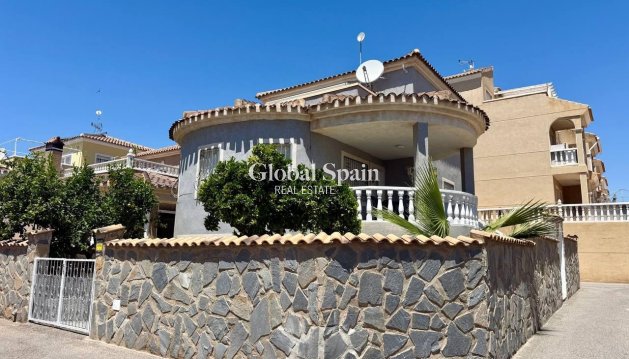 VILLA - Wiederverkauf - ORIHUELA COSTA -
                Playa Flamenca