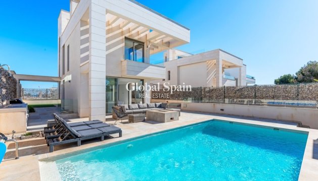 Villa - Wiederverkauf - ORIHUELA COSTA -
                VILLAMARTÍN